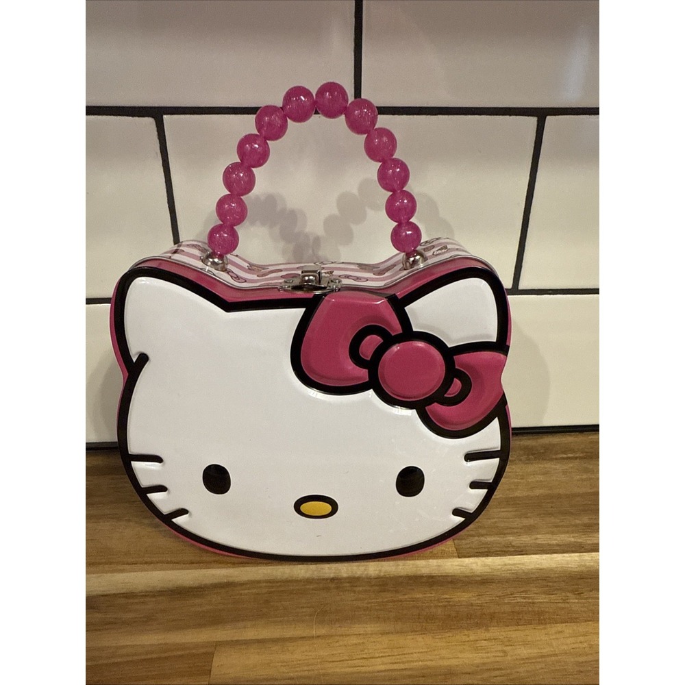 Hello Kitty Beaded Handle‎ Tin Purse Very Nice Condition